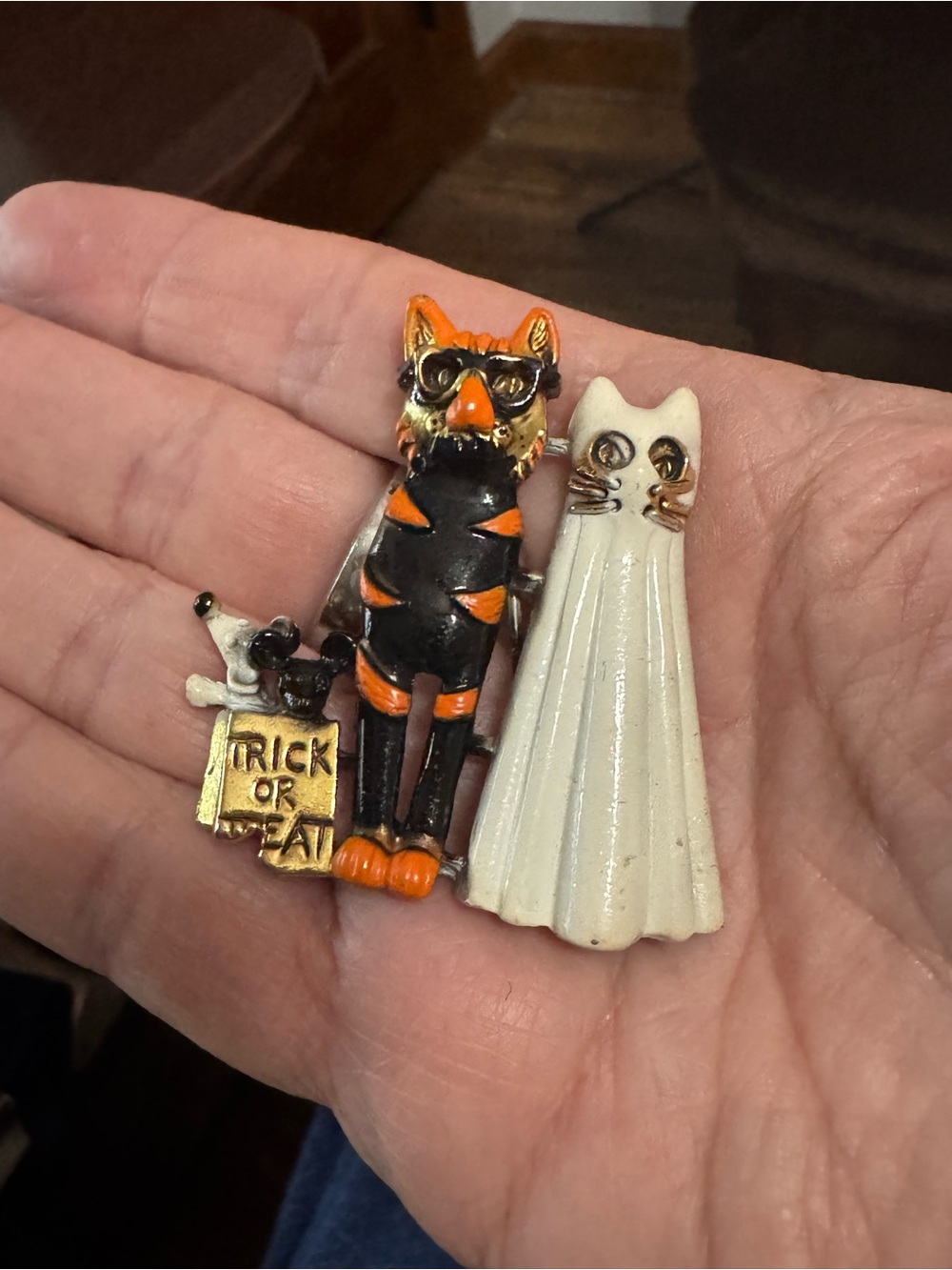 Vintage AJC Cat-Themed Halloween Enamel Brooch - Orange & Cream